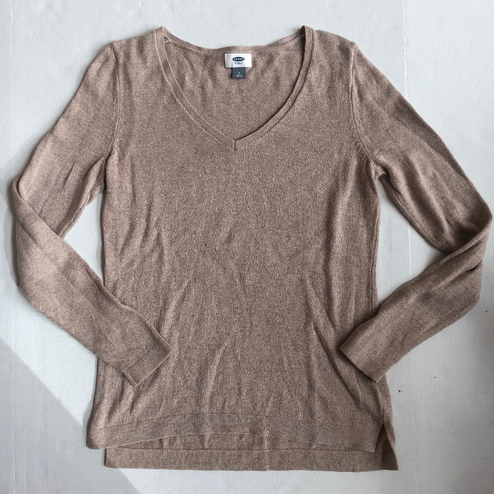 Old Navy Classic V-Neck Sweater in Mauve